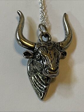 Pewter 3-D Bull Head Pendant Necklace